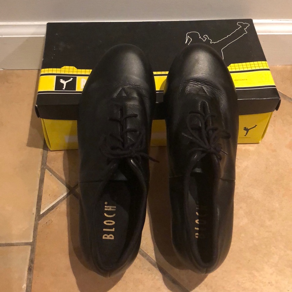 Bloch women’s tap shoes 9.5, like new, worn twice